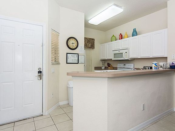 4th image of 4555 Corsa Ln