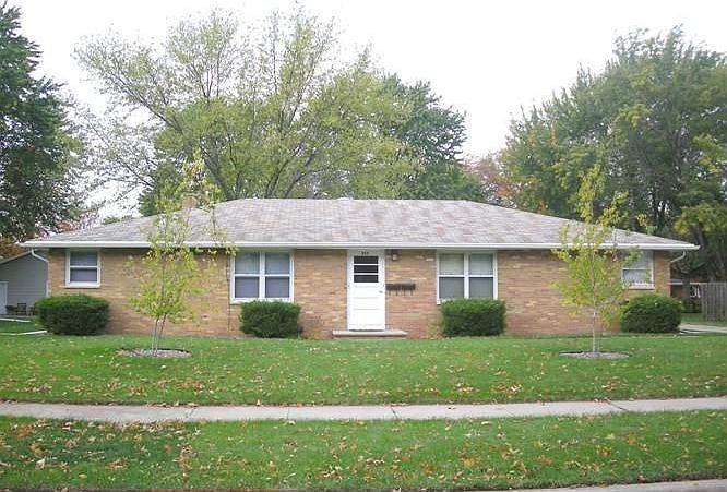 2nd image of 829 Voelker St