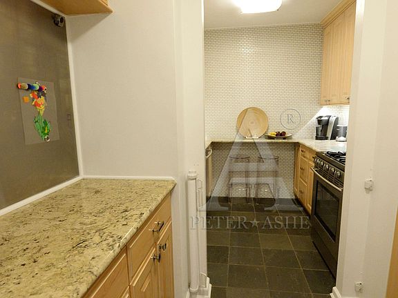 4th image of 422 E 72nd St APT 3A