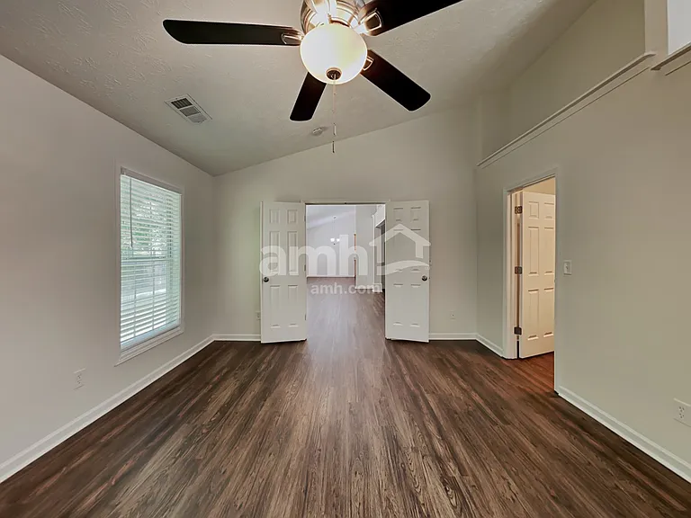 3120 Victoria Park Dr — Photo 12