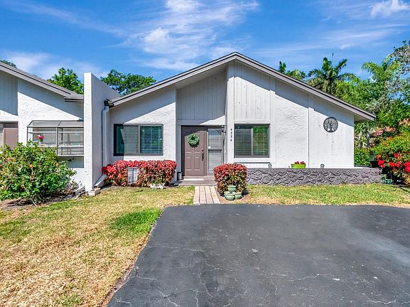 2nd image of 4336 Palm Forest Drive