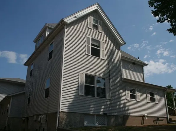 618 E Court St APT 5, Iowa City, IA 52240