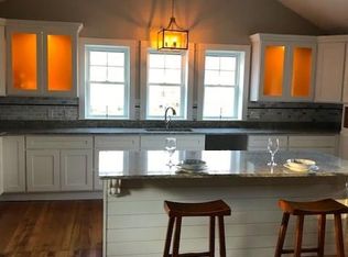 5 Wakefield Ave, South Kingstown, RI 02879