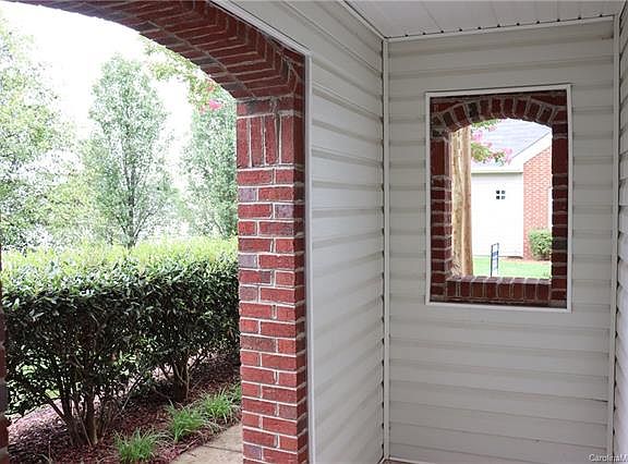 4th image of 8950 Meadowmont View Dr