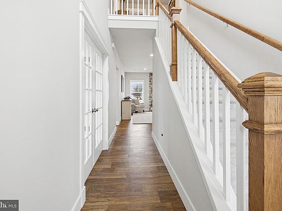 5th image of 101 Darlington Ct