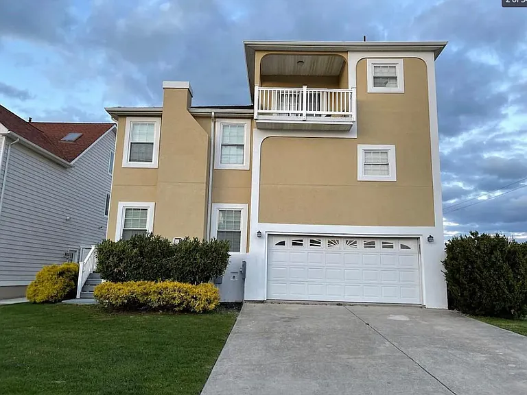 909 N Burghley Ave — Photo 10