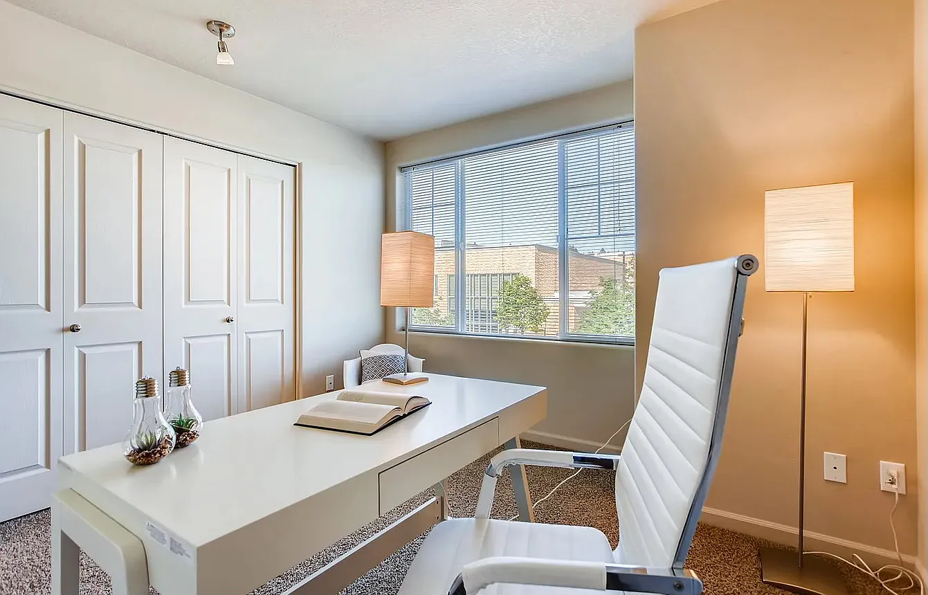 1 bed, 1104 sqft, $950 — Photo 2