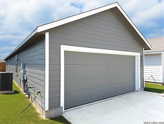 4 bed, 2.0 bath, 1386 sqft, $1,495 — Photo 2