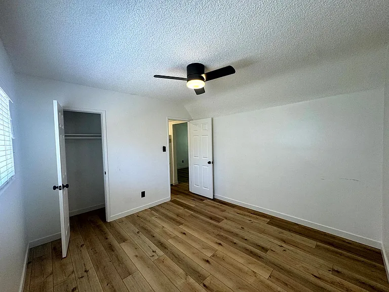 2535 Kansas Ave — Photo 24