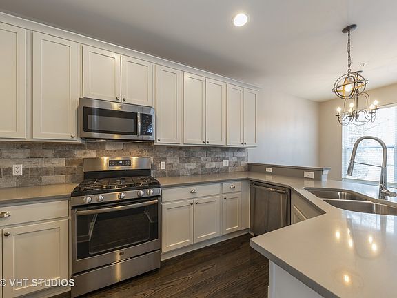 4th image of 339 E Maple Ave #1