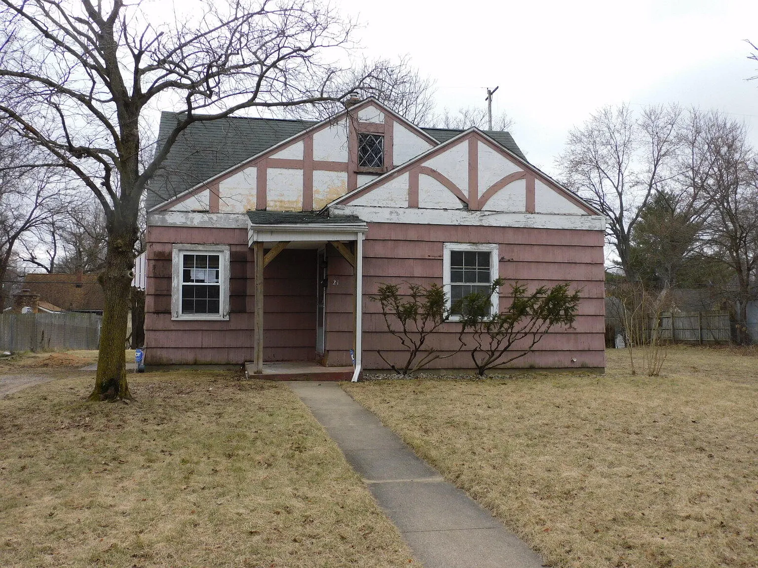 21 Coolidge Ave W photo 1