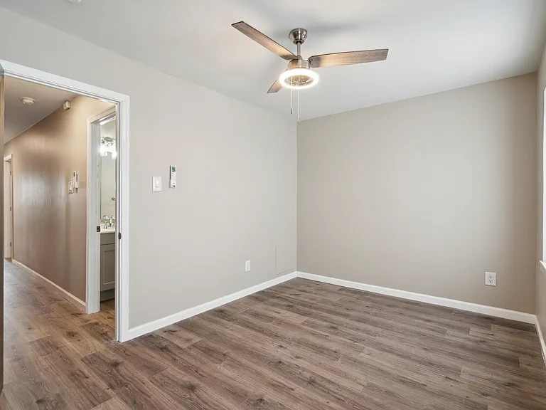 655 N 33rd St #2 — Photo 28