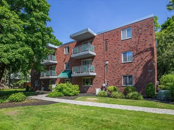 302 Commercial St APT 34, Braintree, MA 02184