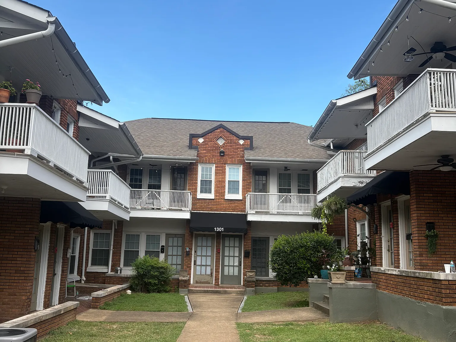 1 bed, 700 sqft, $900 — Photo 1