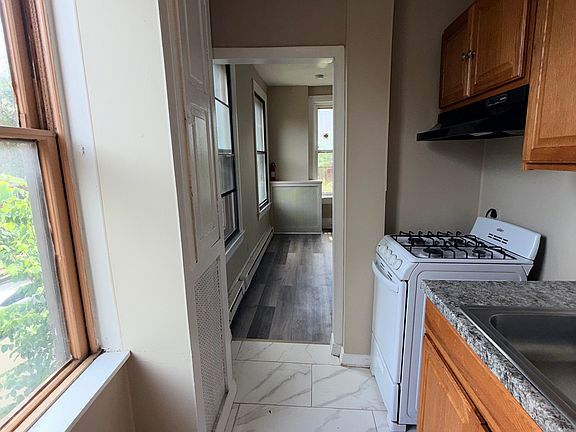 4th image of 144 Mercer St #2A