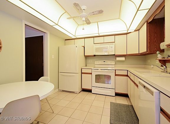 3rd image of 9645 S Kedvale Ave #106