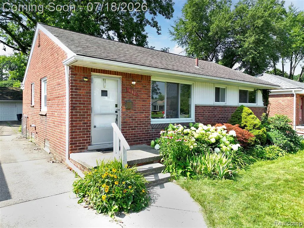 3 bed, 1.5 bath, 987 sqft, $2,000 — Photo 3