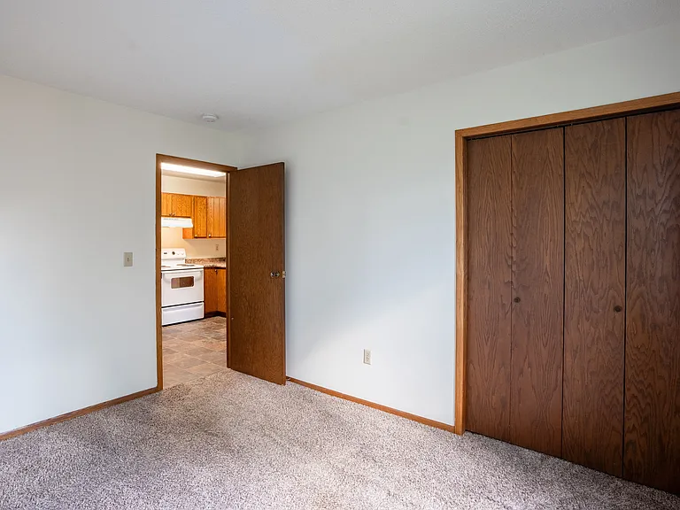 Fargo, ND Brookfield Apartments | 21A | Bedroom