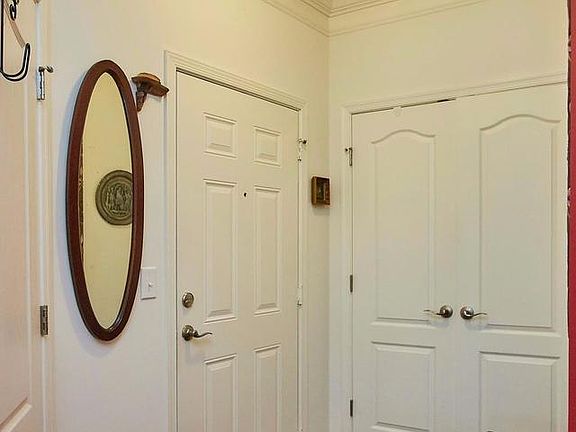 3rd image of 10275 Fountain Cir APT 111