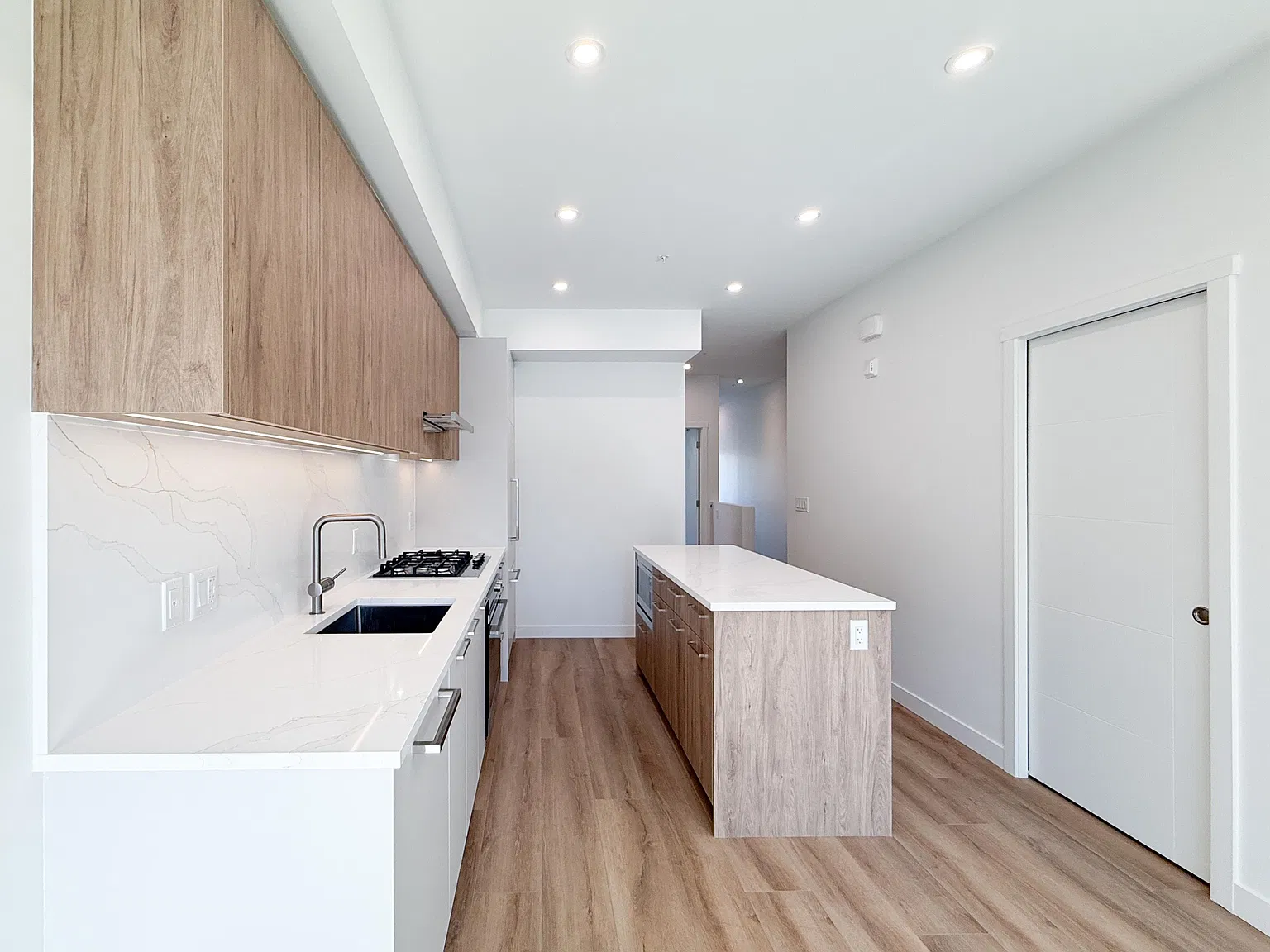 3 bed, 1400 sqft, $3,500 — Photo 2