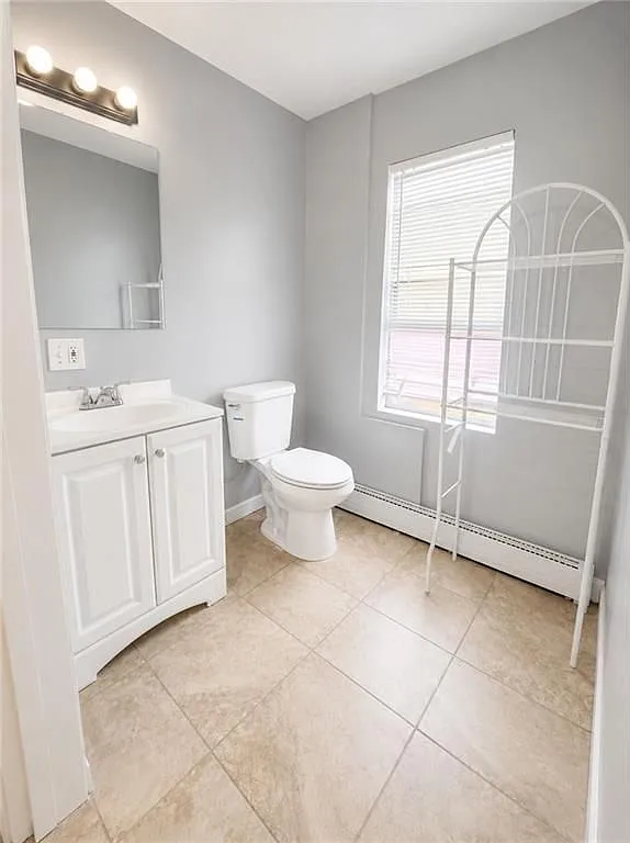 3 bed, 1.0 bath, 600 sqft, $1,950 — Photo 3