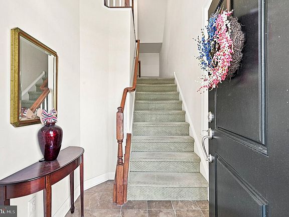 2nd image of 121 Corvus Cir