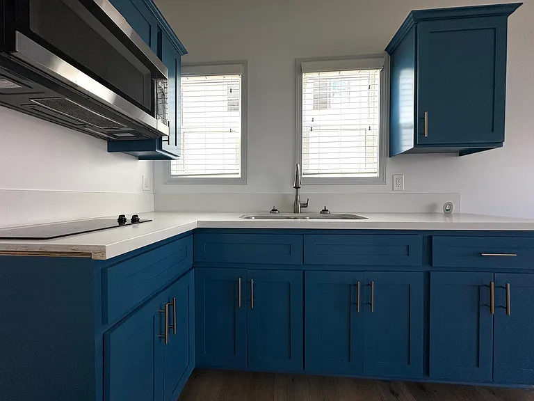 729 Lime Ave #11 — Photo 3