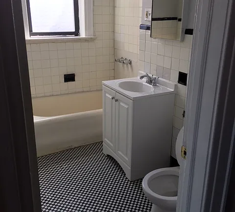 372 Park Ave #44 — photo 7 of 11