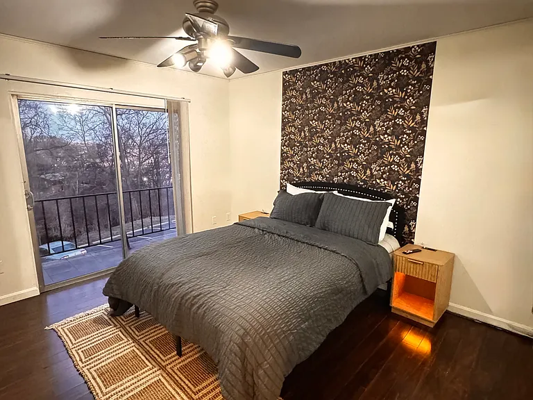 2500 Warsaw Ave #6 — Photo 8