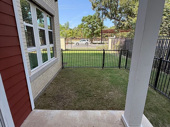 4th image of 1107 Shady Ln