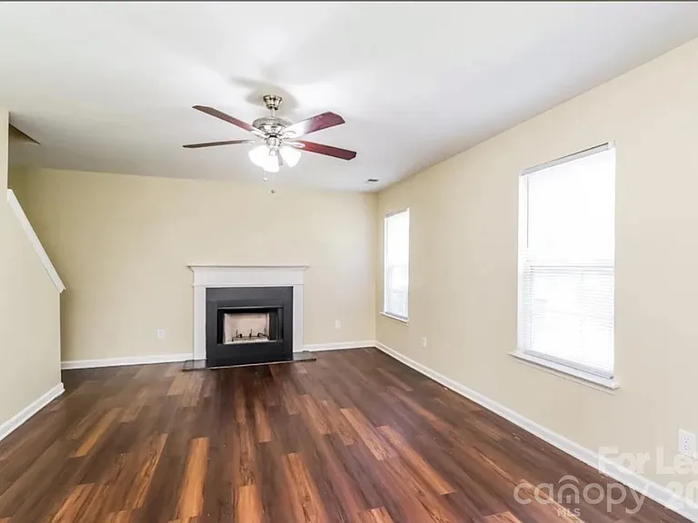 7010 Wandering Creek Dr — Photo 6
