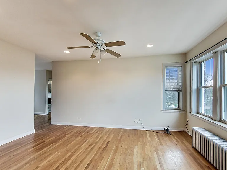 1904 W Farwell Ave #2 — Photo 3