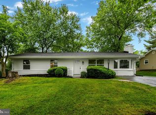 301 E Amhurst St, Sterling, VA 20164