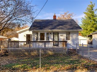 2328 E 40th St, Des Moines, IA 50317