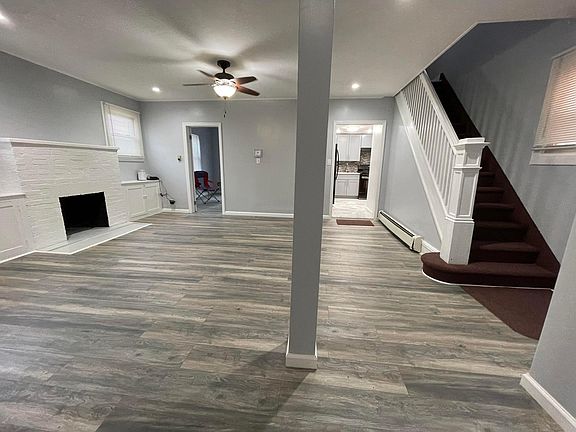 3rd image of 17308 Warwick Cres