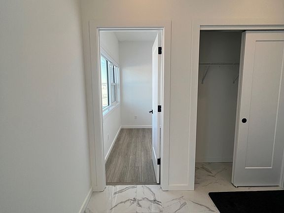 5th image of 5 Rondeau Dr