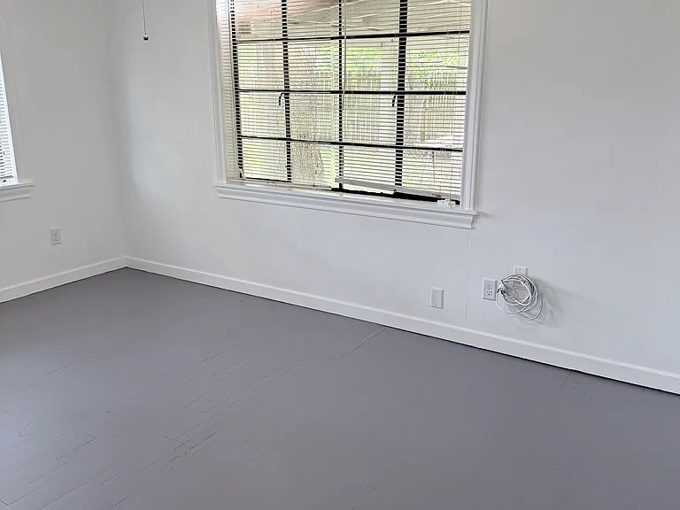 1111 Alvin Ave — Photo 15