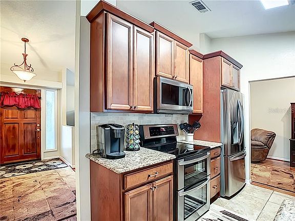 5th image of 3069 Blaine Cir