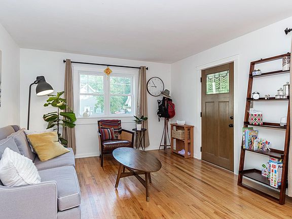 2nd image of 1612 N Roosevelt Ave