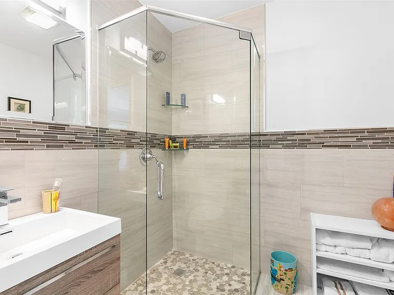 913 Coconut Dr — Photo 39