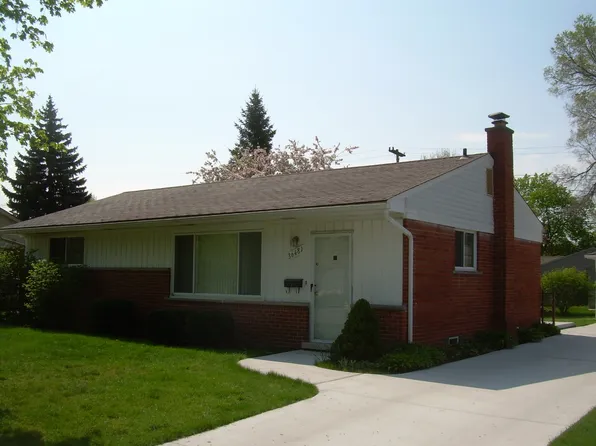 36481 Dowling St, Livonia, MI 48150