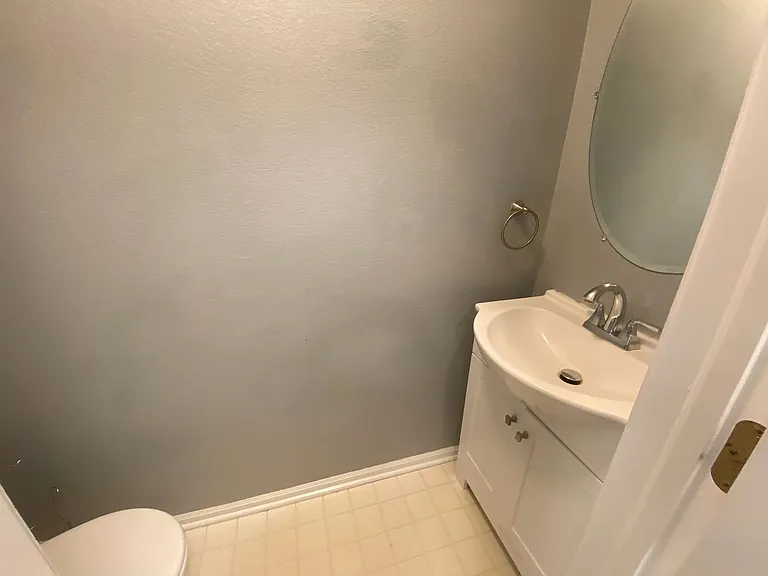 8665 Cloverleaf Cir — Photo 29