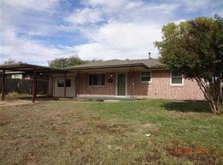 669 NW 16th St, Moore, OK 73160