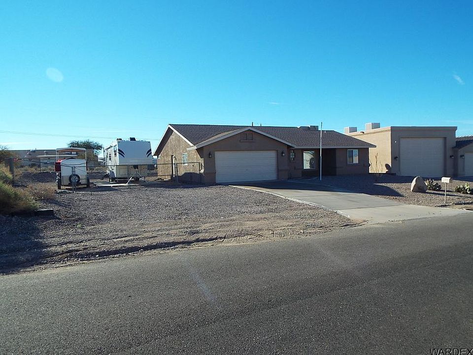 1st image of 3260 N Palm Grove Dr
