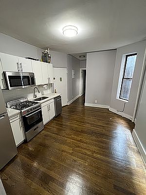 3rd image of 442 W 54th St #155