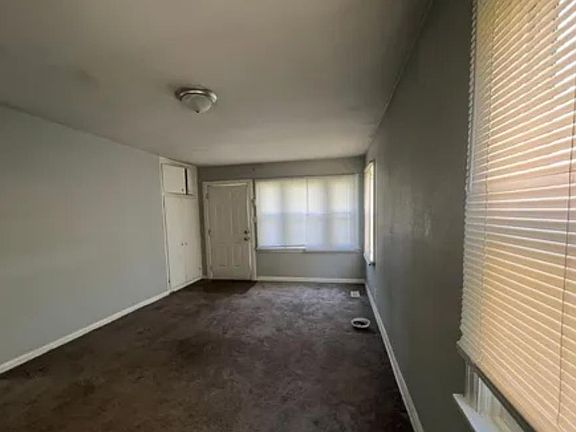 4th image of 1135 Sharon Ave
