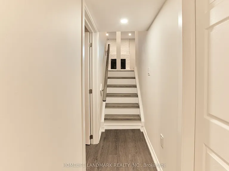 21 Robinglade Dr #LOWER — Photo 19