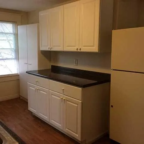221 Richard Ave photo 1