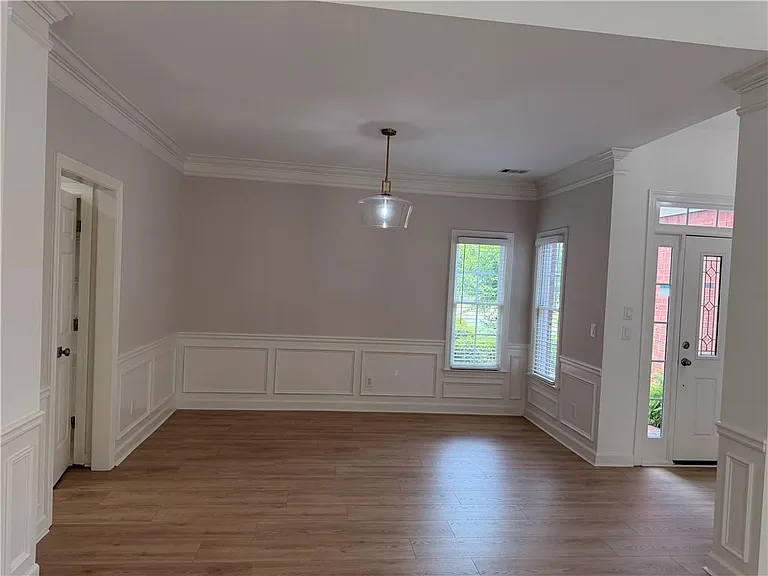 325 North Ct — Photo 2