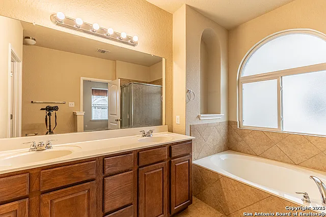 9023 Hubbard Hl — Photo 24